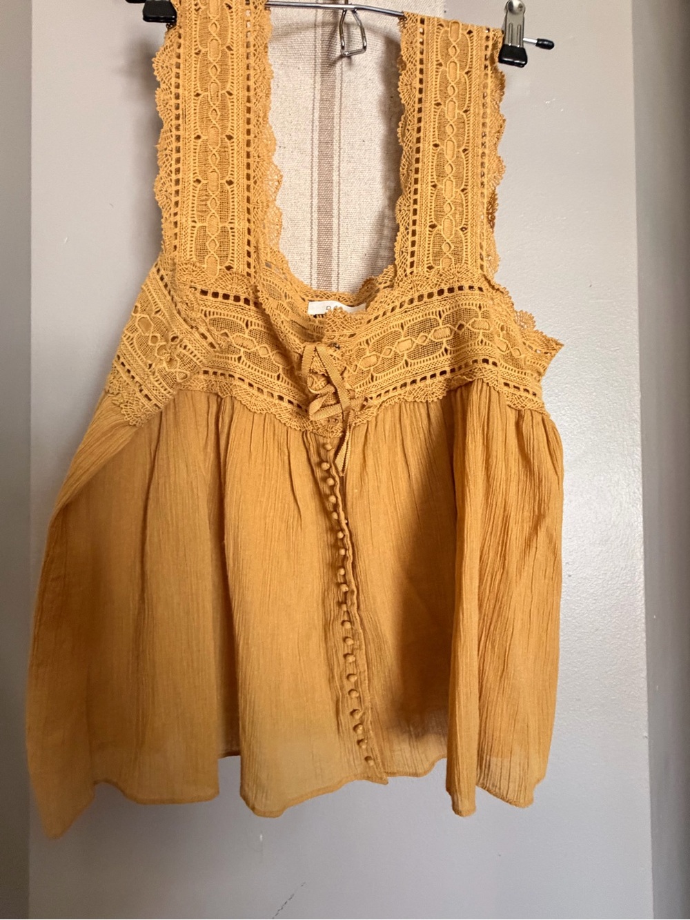 Doen Mustard Crochet-Trim Sleeveless Camisole